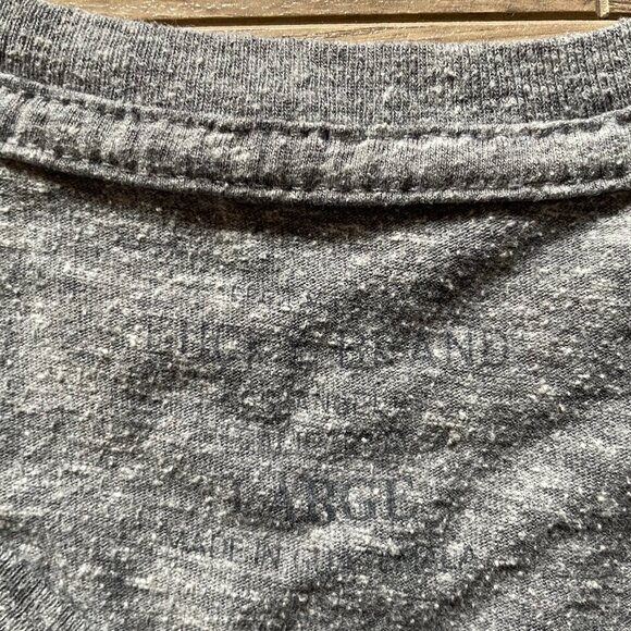 BUNDLE & SAVE! Men's LUCKY BRAND heather grey v-neck tee, size L - Picture 2 of 2